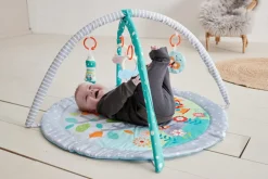 Discount Aktivitetsstativ m. 4 stykker legetøj - Skovtema Aktivitetstæpper