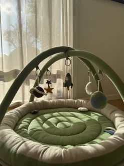 Hot Aktivitetstæppe med blød kant - Space Aktivitetstæpper