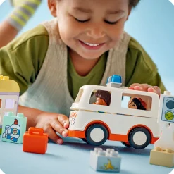 Online Ambulance og fører 10447 Lego