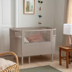 Outlet Baby & Jr. seng - jetty beige - FSC® Børn Tremmesenge