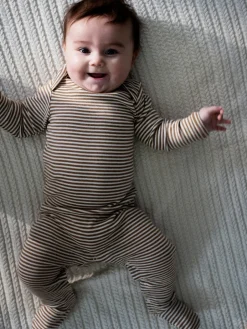 New Baby Stribet Dragt - Almond/Offwhite Heldragter M. Fod