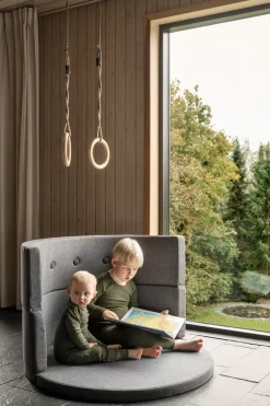 Børnesofa cirkel - mørkegrå/sortgrå knap Børn Tumlemøbler