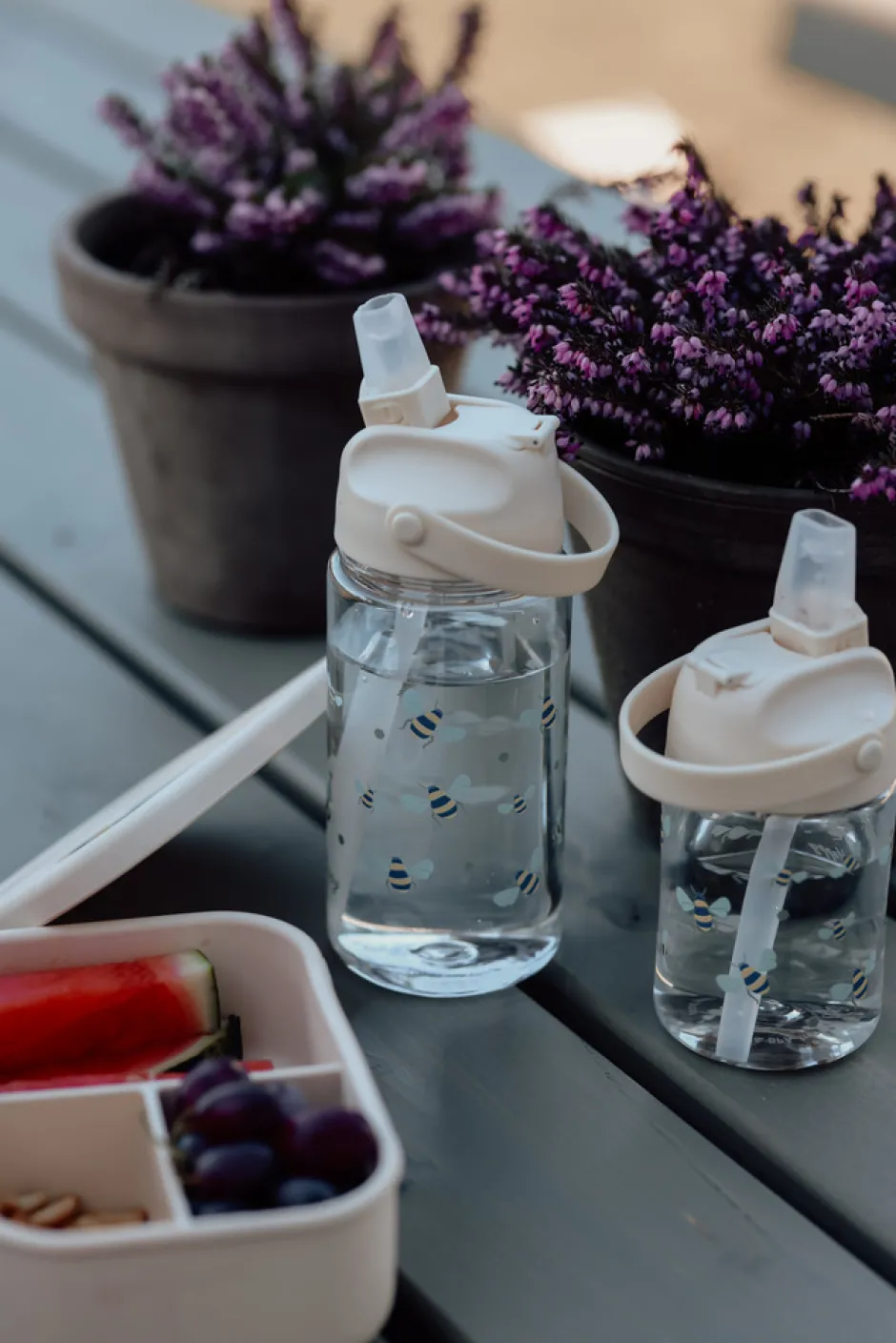 Hot Drikkedunk - Tritan - Honeybee - 350 ml Madkasser & Drikkedunke