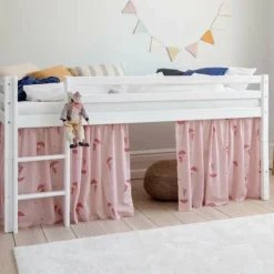 New ECO Comfort halvhøj seng hvid, med forhæng rød Børn Pakkeløsninger