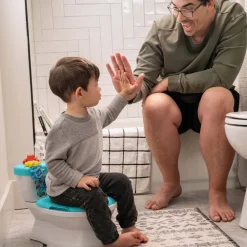 Hot Geared for Success 2-i-1 Pottetræningssystem Potter, Toiletsæder & Skamler