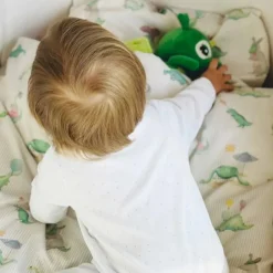 Hot Junior sengetøj, Dino Green/Beige 100x140 cm Børn Sengetøj