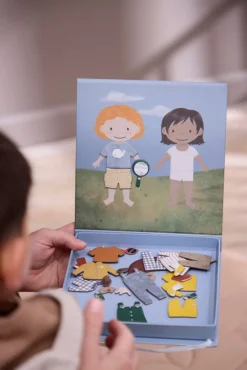 Clearance Magnetisk påklædningsdukke - Klar til dit eventyr Magnetlegesæt