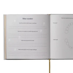 Outlet Mine første år - blå Barnets Bog