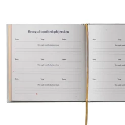 Sale Mine første år - rosa Barnets Bog