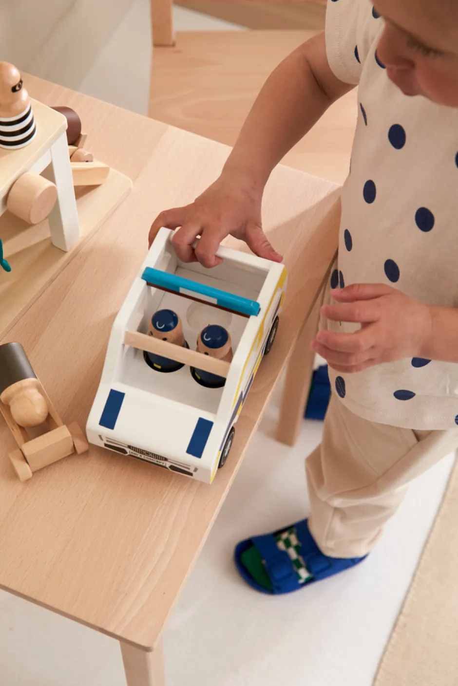 Hot Politibil i træ Legetøjsbiler