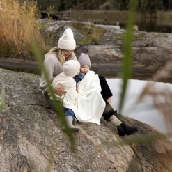 Sale Striktæppe med fleece - Warm white Børn Tæpper